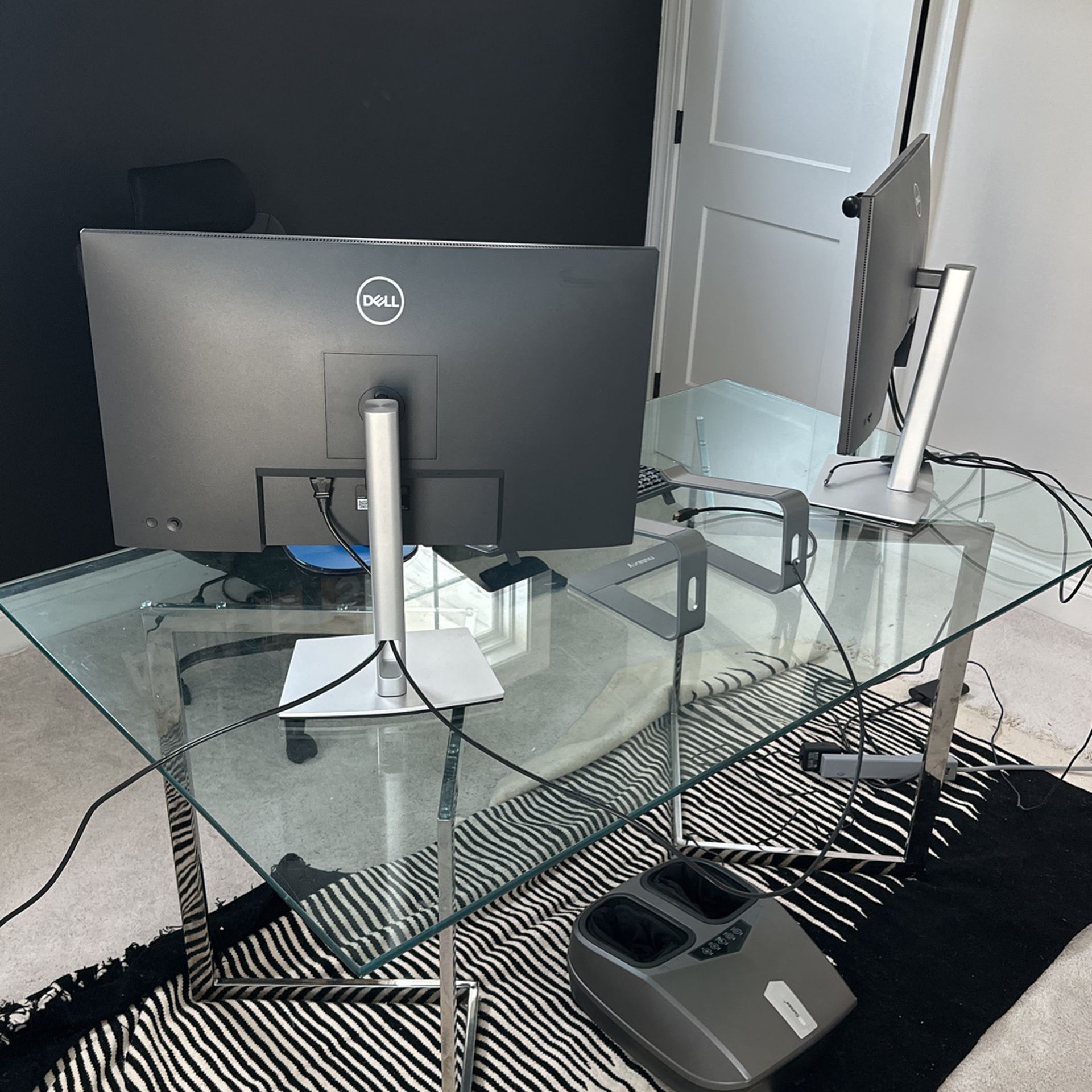 Glass desk/table
