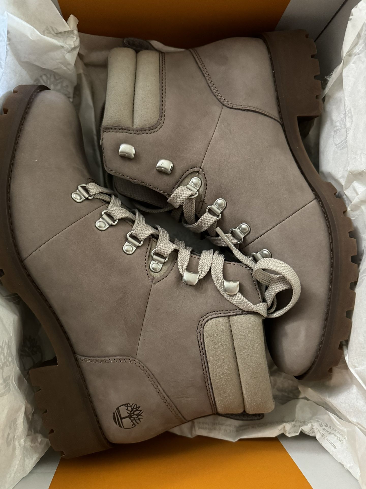 Women's Ellendale Mid Lace-Up Boot