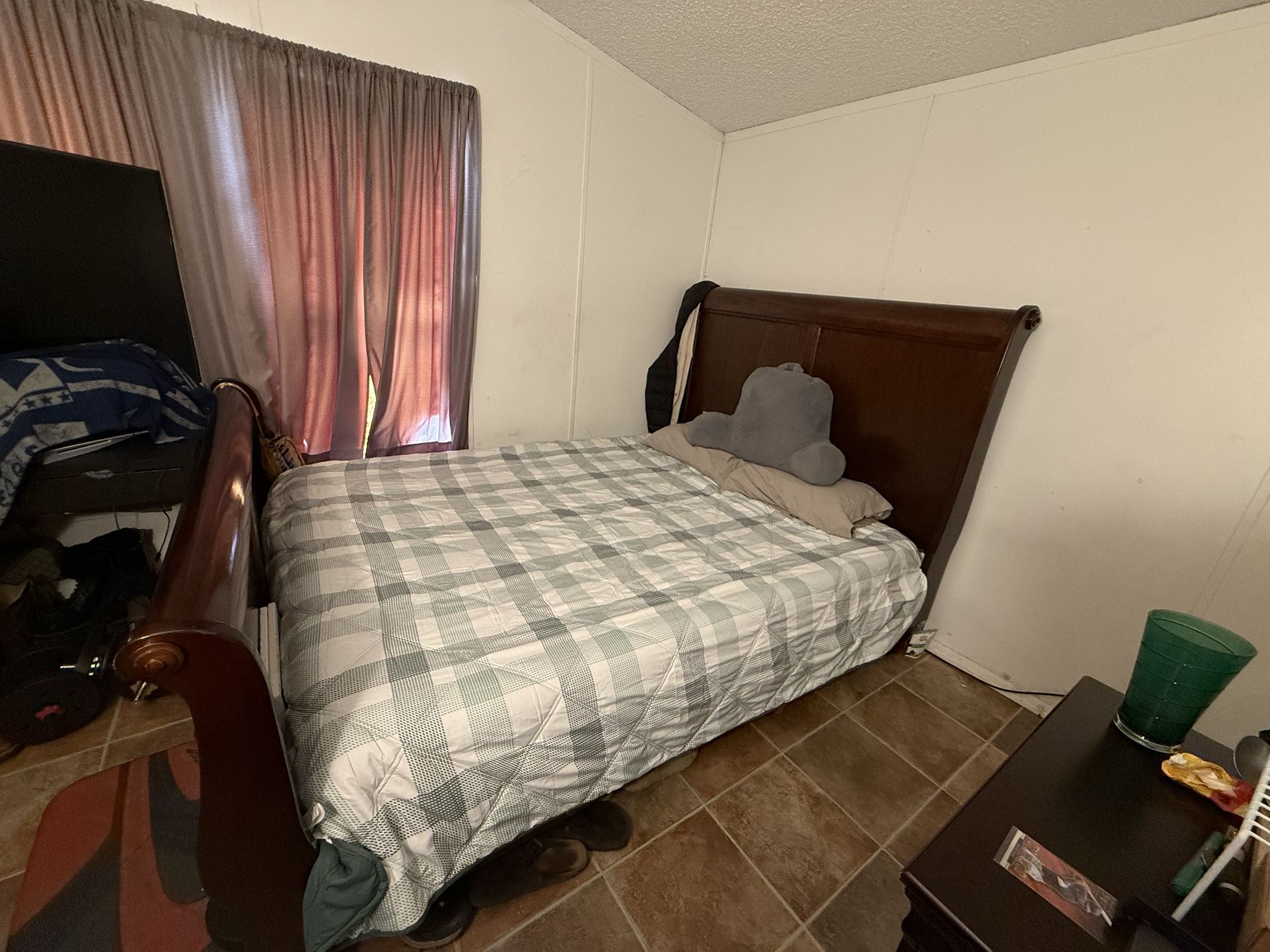 Queen Bedroom Set
