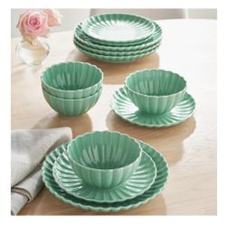 Pioneer Woman 12-Piece Blue Blossom Dinnerware Set – Stylish, Durable, & Perfect for Everyday or Special Occasions