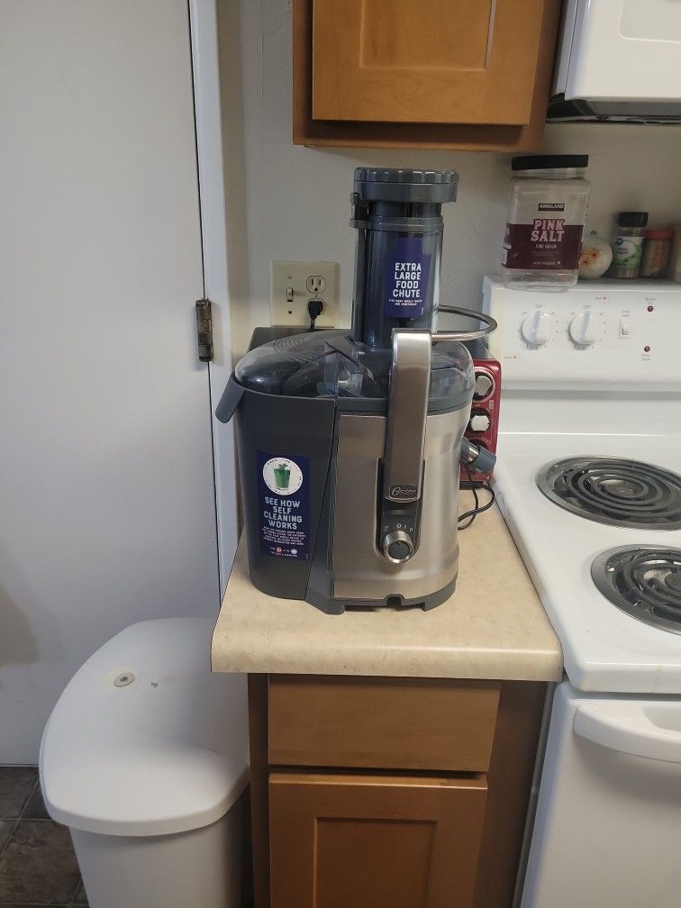 Juice Extractor Like New Used 2 Times