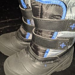 Size 7 Mint toddler Snow Boots