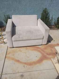 Roomy chair turns into bed