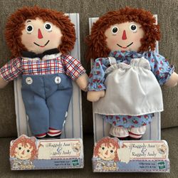 Raggedy Ann and Raggedy Andy dolls
