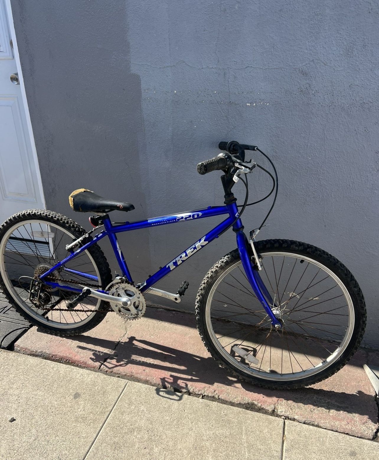 Trek Mounting Bike