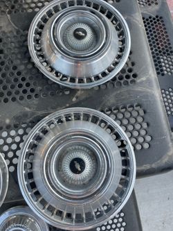 Chevrolet Hubcap parts