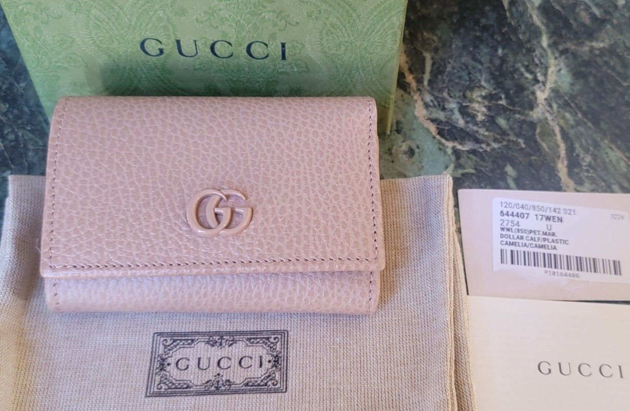 NIB GUCCI MARMONT TAN PEBBLED LEATHER TRI FOLD WALLET
