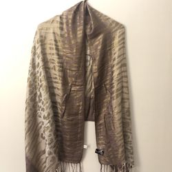 NWT Kendall & James scarf with fringe