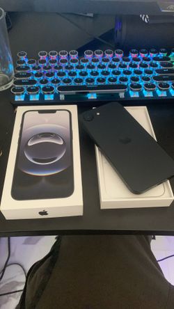 IPHONE 16e 128gb (Cricket&At&t) LIKE NEW 1 month old