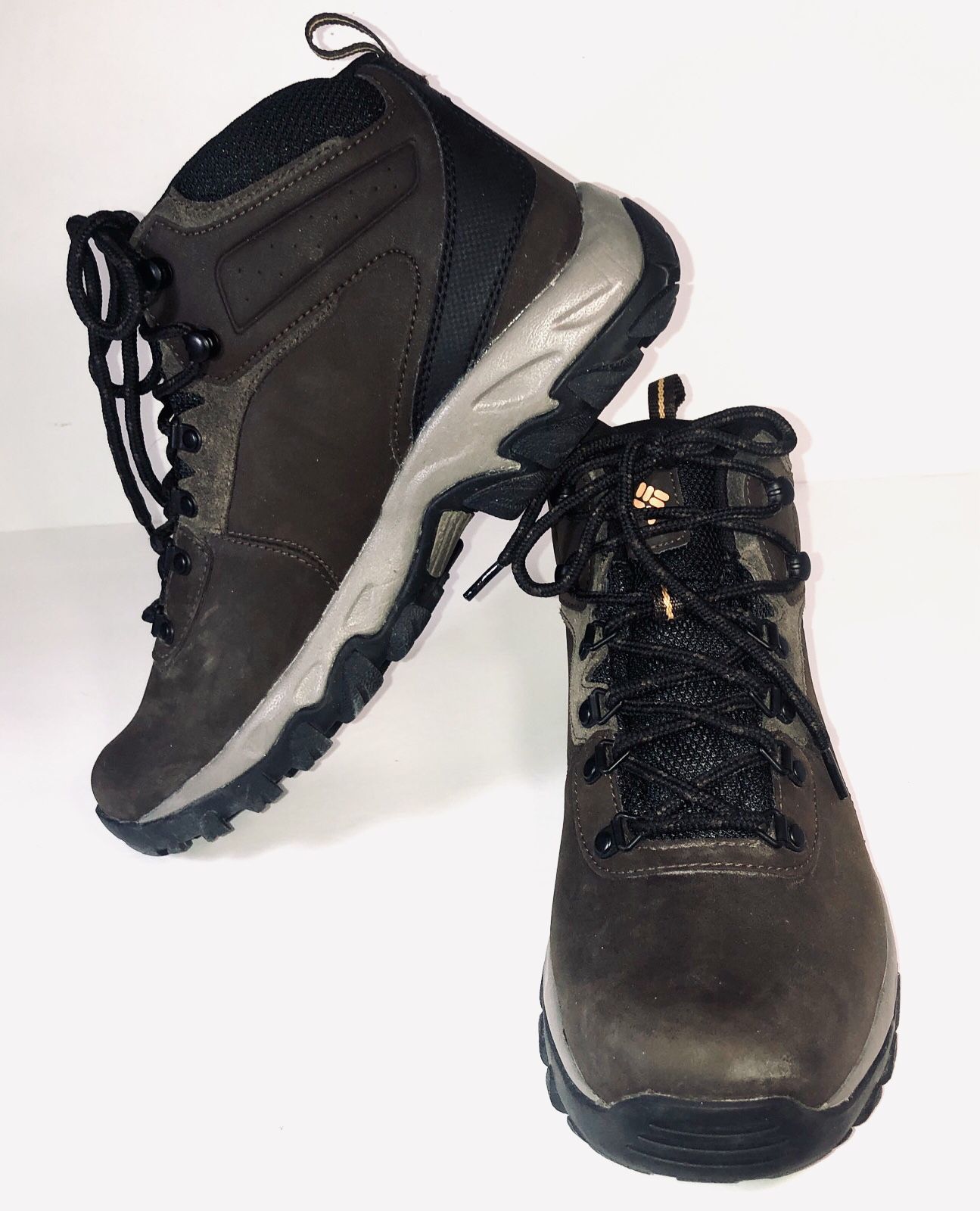 Columbia Newton Ridge Plus II, Men’s Waterproof Hiking Boots, Brown Size 9.5 Wide