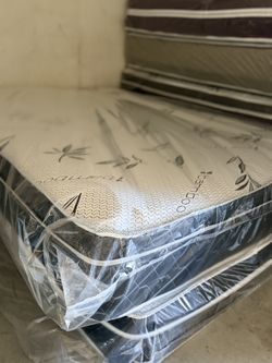 Queen Size Plush Pillow Top 