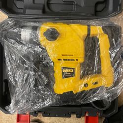 (NEW/NUEVO)DeWalt hammer drill OFFERS/OFERTAS ACCEPTED