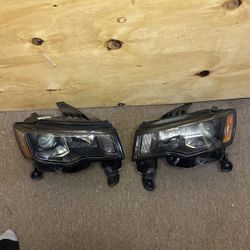 Jeep Grand Cherokee Headlight