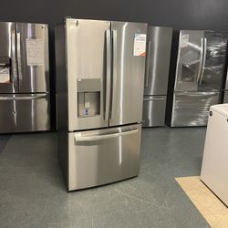 GE 33”(w) Stainless Steel Refrigerator Bottom Freezer‼️ New Scratch And Dent Discount‼️