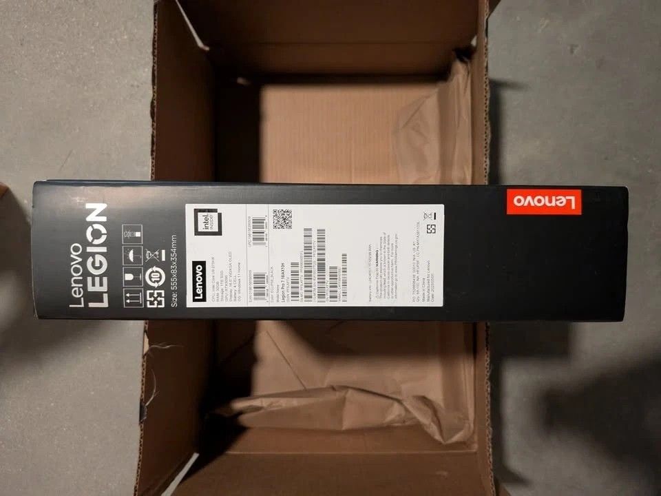 NVIDIA 5090 Lenovo Legion Pro 7i 16" OLED G-SYNC, Intel 275HX, 32GB RAM, 1TB SSD
