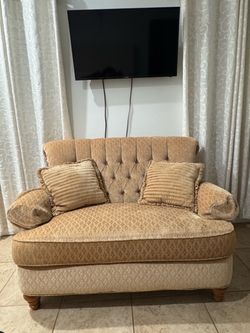 Vintage-style Loveseat