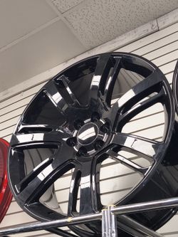 1. The "Neck-Breaker" 😵💫 Warning: These 24s may cause serious neck injuries to people staring at your truck. Drive at your own risk! 😎 Fits: Ford