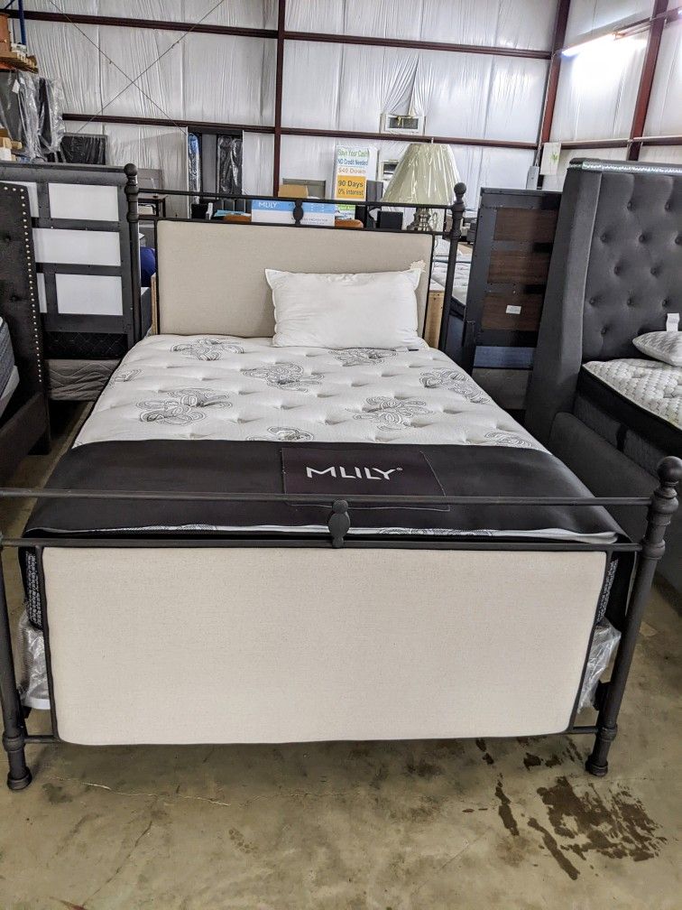 12" Plush Hybrid Mattress