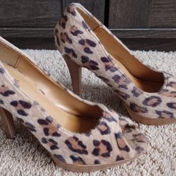 Women's High Heels - Fuzzy Faux Leopard Pattern