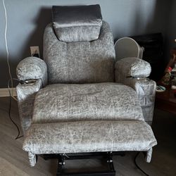 Brand New Medical Recliner/Lift Chair 