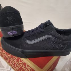 🖤 Vans Old Skool "Triple Black Floral Embroidered" – Brand New! 🖤