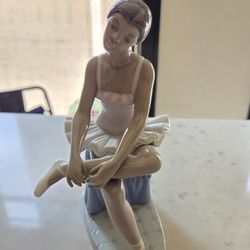 Lladro Porcelain Figurine