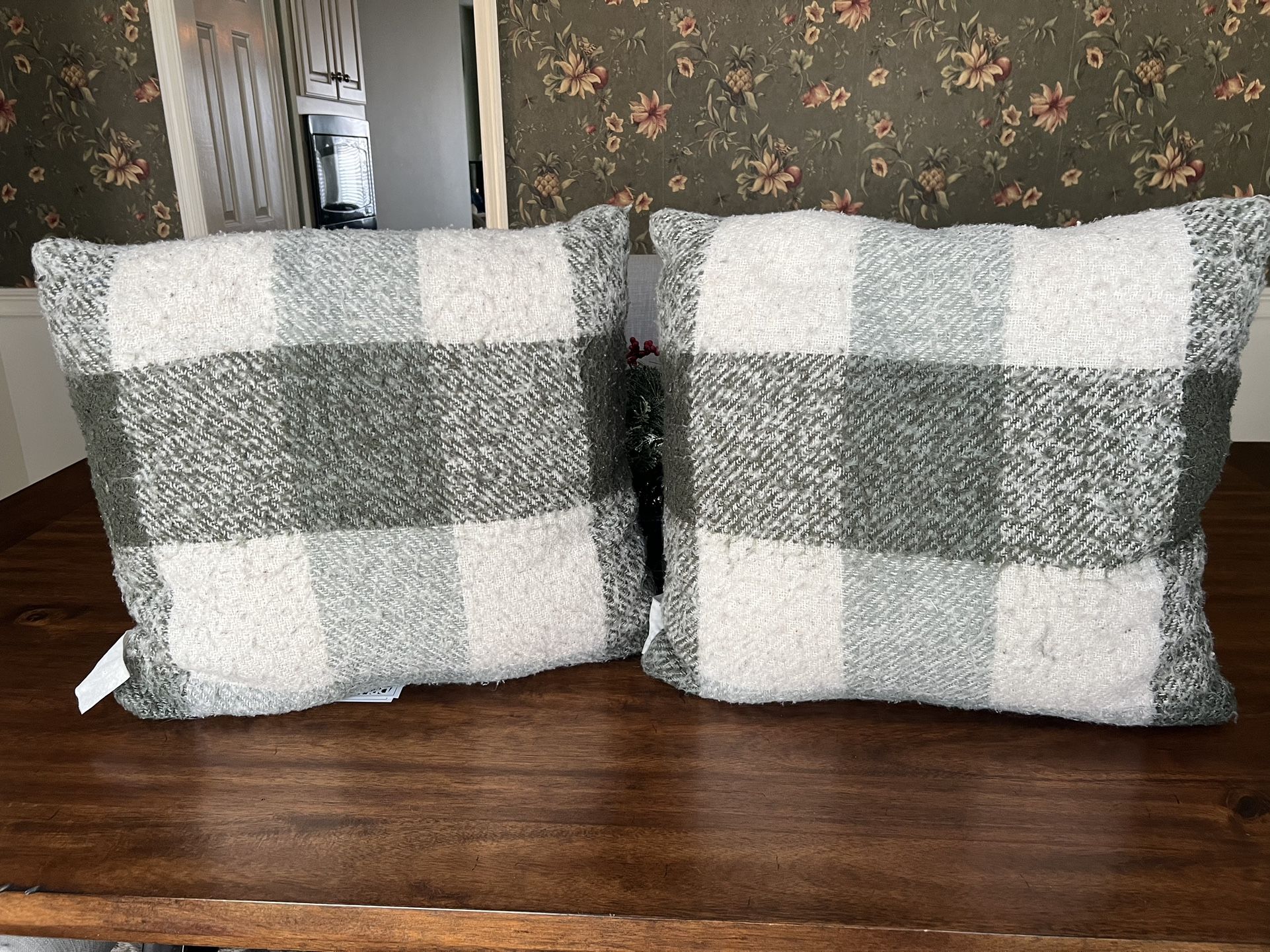 Decorative Throw Pillows