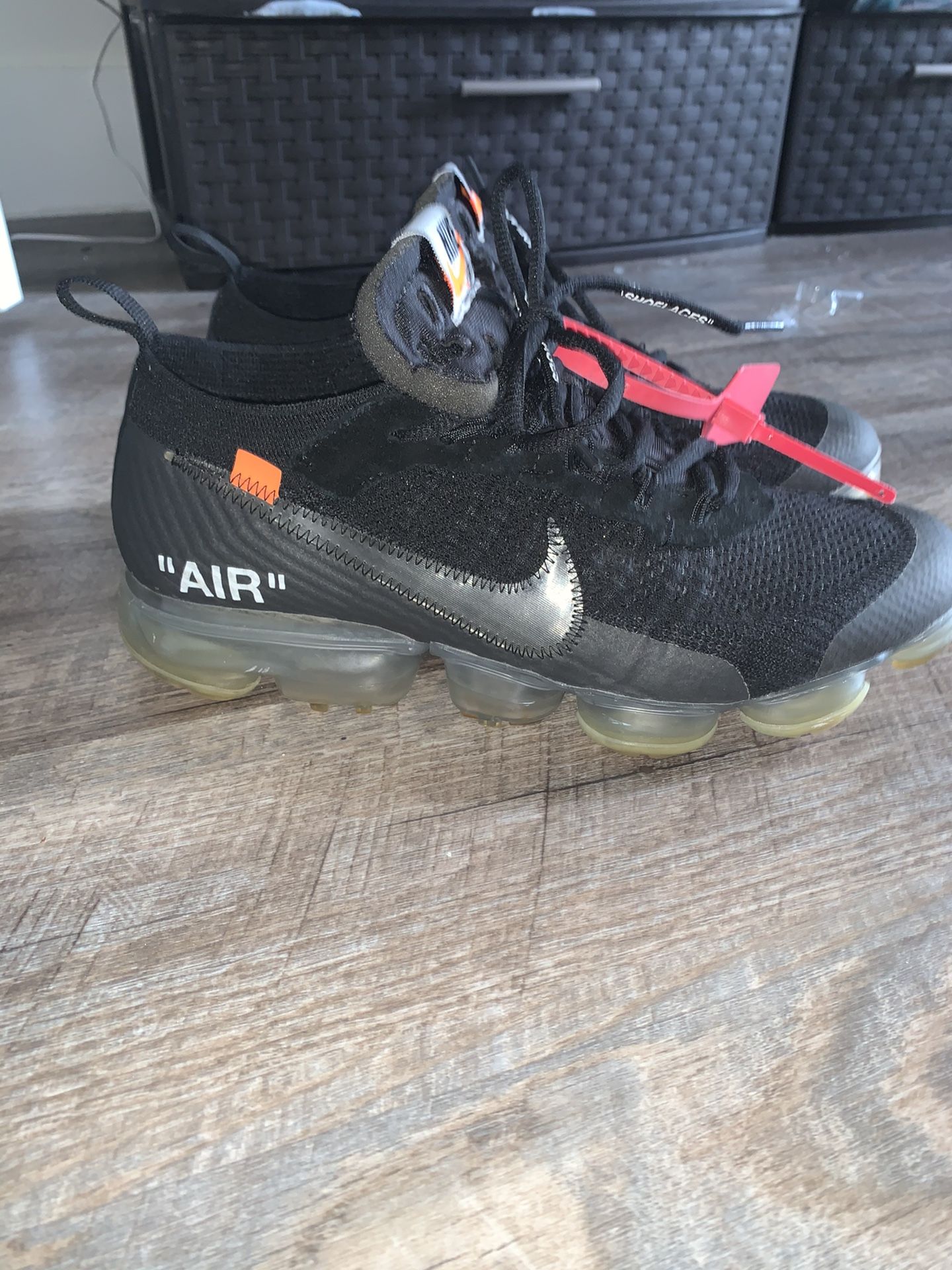 OFF WHITE NIKE VAPORMAX W/ BOX