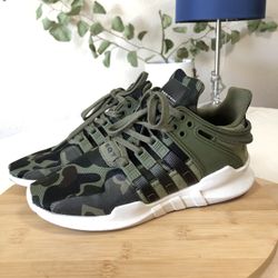 Adidas Camo Sneakers Boys 4 / Women’s 5y