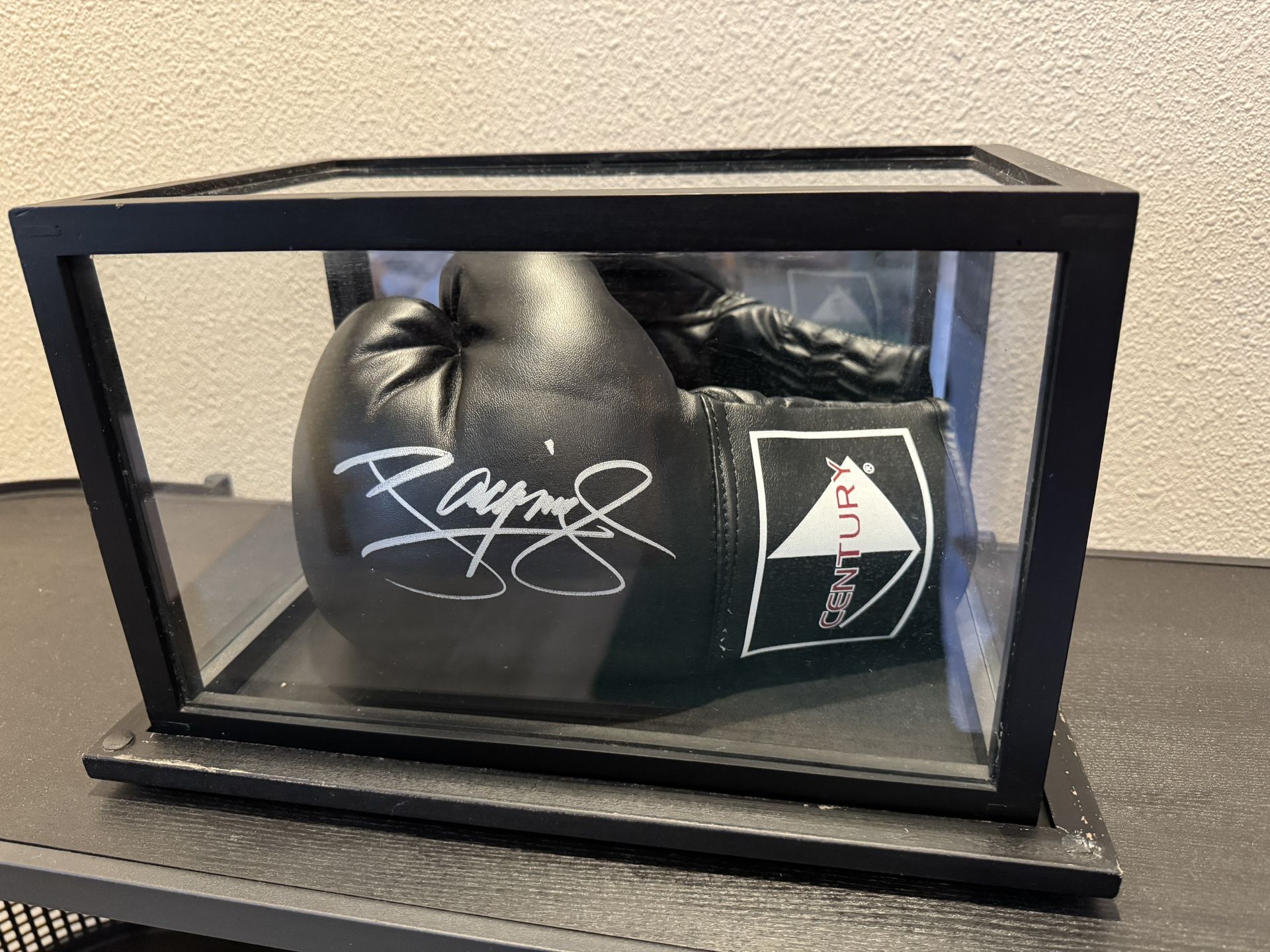 Manny PACQUIAO Autographed Boxing Glove