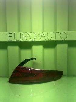 2017 2018 2019 2020 2021 2022 2023 Alfa Romeo Giulia Right Passenger Side Outer Tail Light OEM 20690208