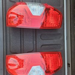 TUNDRA OEM HEADLIGHTS/TAILIGHTS