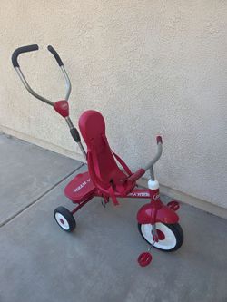Radio Flyer Steer and Stroll Trike