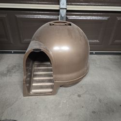 Closed Litter Box