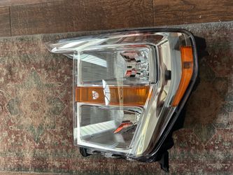 Ford F-150 XL/XLT Halogen Headlight Assembly 2021-23 Driver side