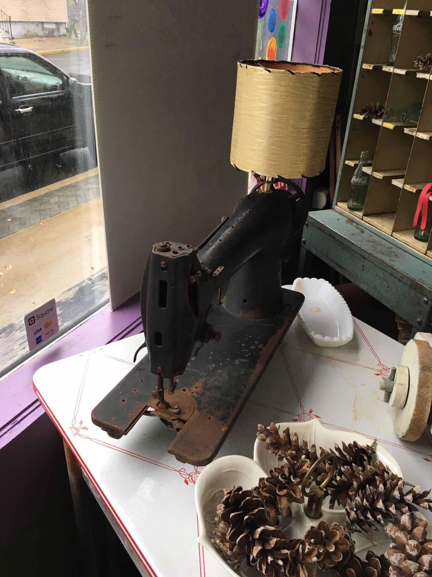 Sewing machine lamp