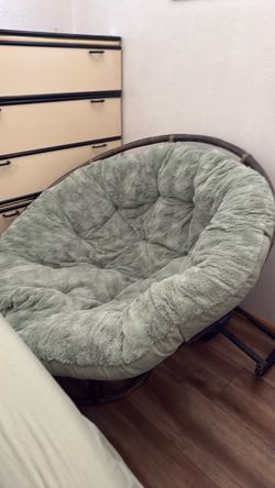 Moon chair