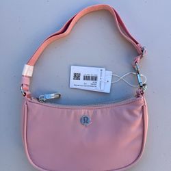 Lululemon City Essentials Mini Shoulder Bag 1L