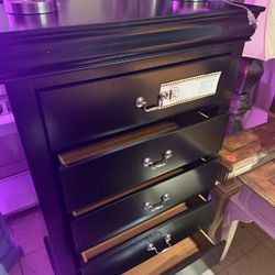 New Chest W/6 Drawers $130