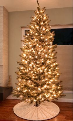 Pre-Lit Artificial Christmas Tree with Warm White Lights