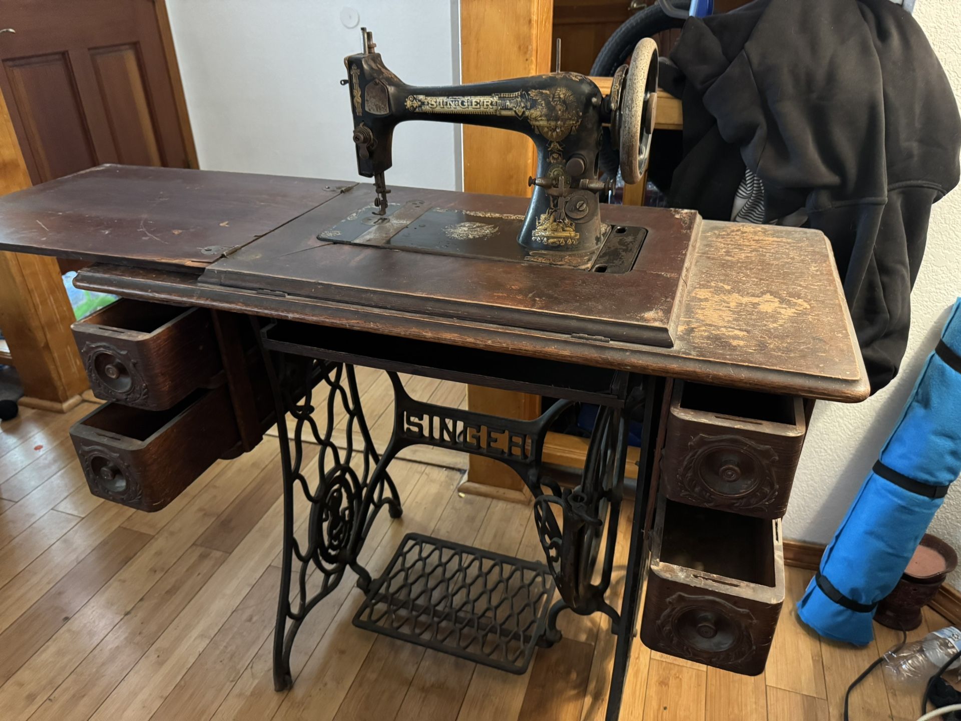 Vintage 5 Drawer Singer Sewing Machine