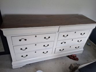 White Wood Dresser with 6 Drawers