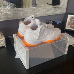 Jordan 11 Lows Size 9 