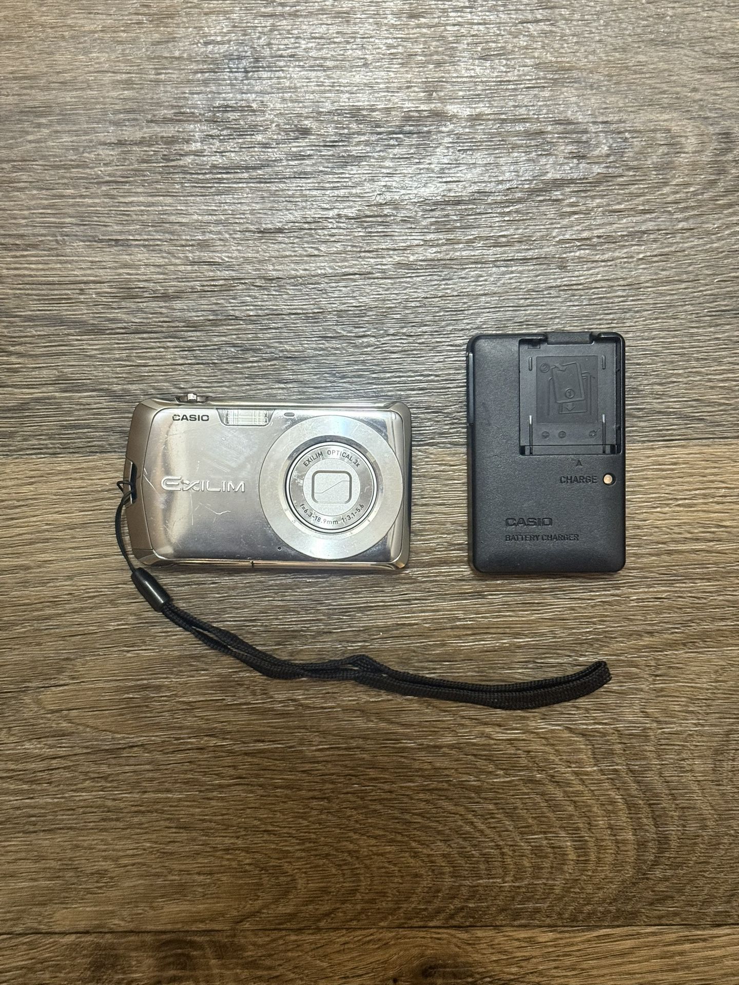 Casio Exilim Digital Point & Shoot Zoom Camera