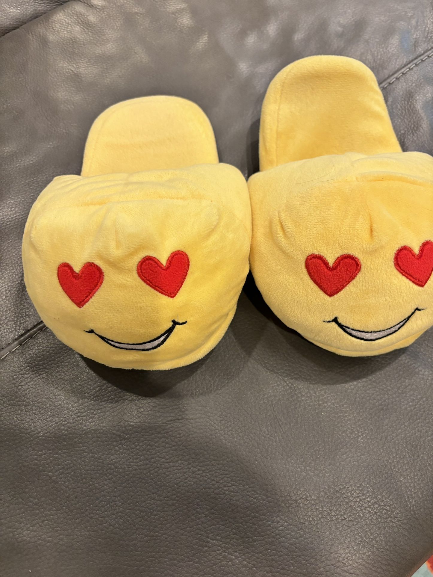 Cute Women’s Emoji Slippers Size 7-8. Excellent condition. Venmo to hold located in Murray