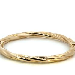 Woman’s Ladies 14k Yellow Gold Twisted Hinged Bangle Bracelet GP3119508