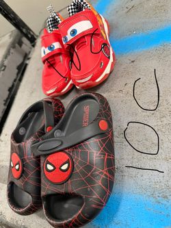 Boys shoes
