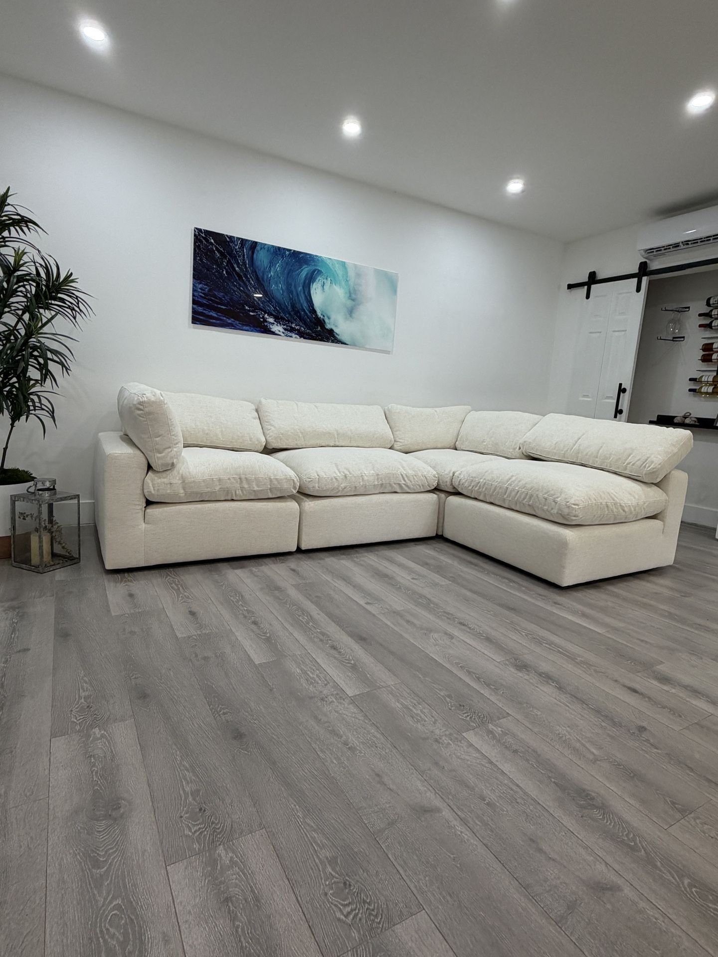 FREE DELIVERY NEW IN BOX MODULAR CLOUD CREAM SECTIONAL GRANT NIXON