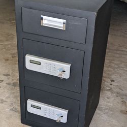 Viking dual drop safe with key's