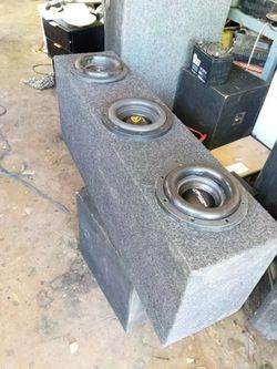 box with 3 subs 8s hits hard and low
